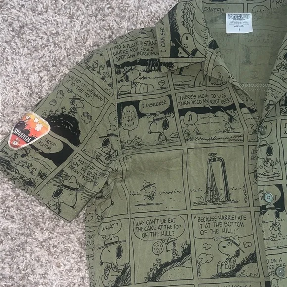 Peanuts Olive Comic Print Men's Shirt size small beagle scout - Picture 3 of 13